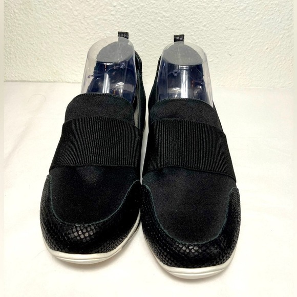 Walking Cradles Shoes - Walking Cradles Sneakers Slip On Dakota black WW wide Size 8 flats comfortable